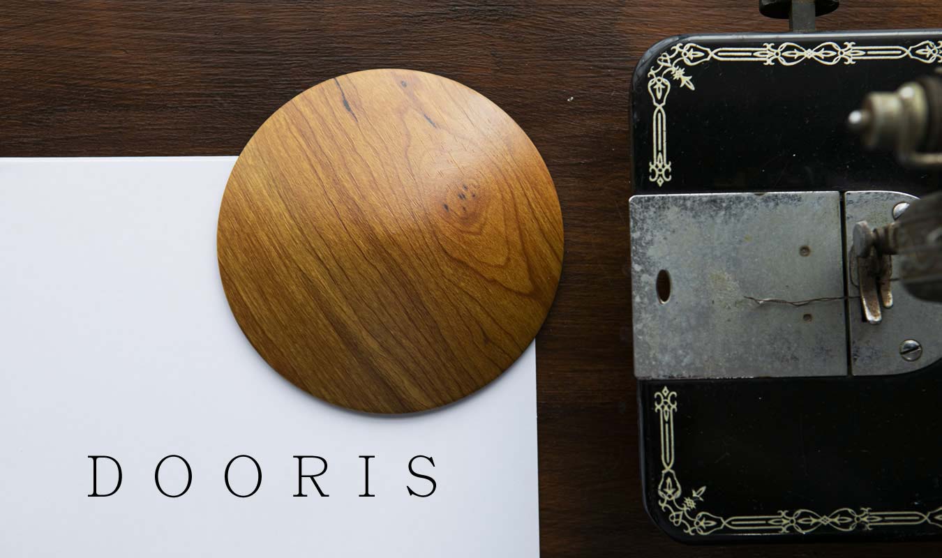 【公式サイト】木目調ドアストッパー「DOORIS」（ドアリス）